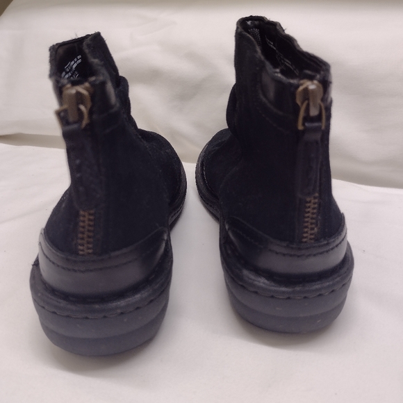 Clarks boot Size 6 - Picture 4 of 8